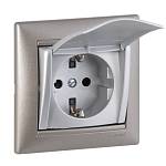 Механизм розетки с/з со шторками с крышкой Valena Classic алюминий 770122 Legrand