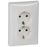 Розетка двойная с/з со шторками Valena Classic белый 774427 Legrand